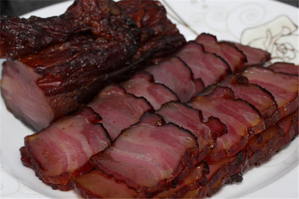 熏肉有點苦怎么回事 熏肉發(fā)苦了還能吃嗎 熏肉有點苦怎么回事 熏肉發(fā)苦了還能吃嗎