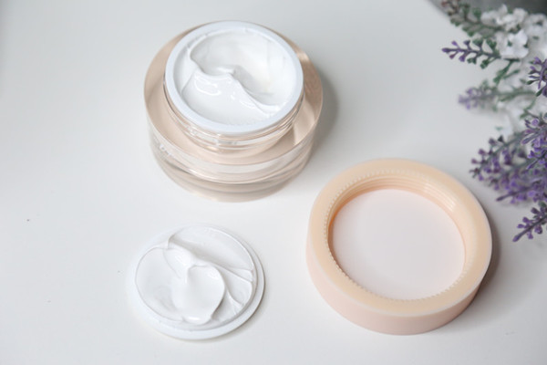 稚優(yōu)泉素顏霜孕婦可以用嗎 稚優(yōu)泉素顏霜要卸妝嗎 稚優(yōu)泉素顏霜孕婦可以用嗎 稚優(yōu)泉素顏霜要卸妝嗎