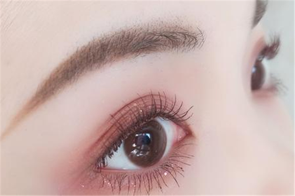美瞳對眼睛傷害大嗎 美瞳購買注意事項(xiàng)