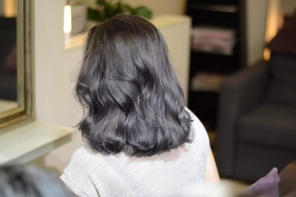 染發(fā)什么顏色好看顯白 染發(fā)什么顏色顯年輕 染發(fā)什么顏色好看顯白 染發(fā)什么顏色顯年輕