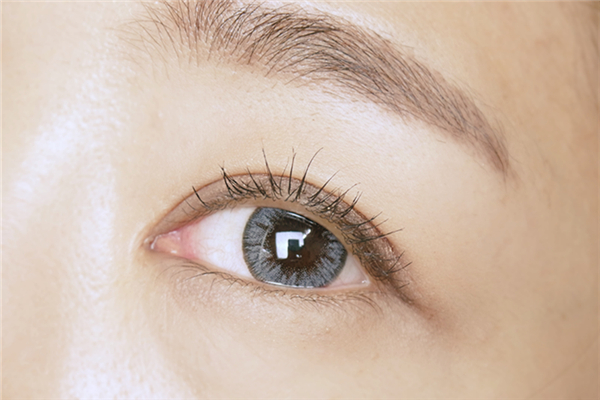 美瞳是硬的還是軟的 美瞳會(huì)融化在眼鏡里嗎 美瞳是硬的還是軟的 美瞳會(huì)融化在眼鏡里嗎