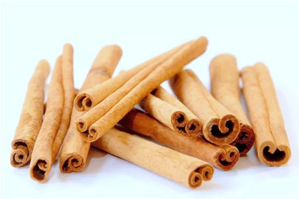 肉桂能泡水喝嗎 肉桂泡水喝的好處 肉桂能泡水喝嗎 肉桂泡水喝的好處