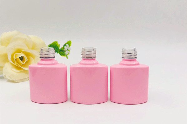 灰指甲能涂指甲油嗎 指甲油會導(dǎo)致灰指甲嗎 灰指甲能涂指甲油嗎 指甲油會導(dǎo)致灰指甲嗎