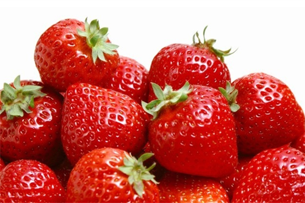 草莓吃起來硬正常嗎 草莓怎么挑選甜的 草莓吃起來硬正常嗎 草莓怎么挑選甜的