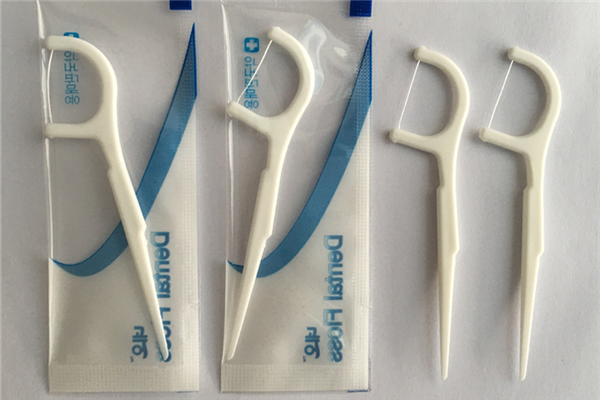 牙線(xiàn)是一次性的嗎 牙線(xiàn)是刷牙前用還是刷牙后用