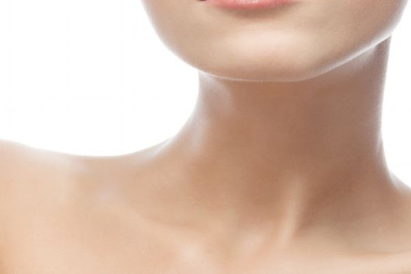 頸紋跟年齡有關系嗎 頸紋一般多大年齡會出現(xiàn)