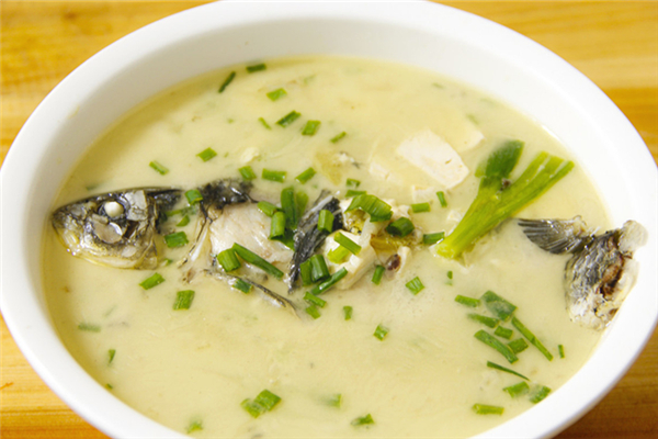 鯽魚病人可以吃嗎 鯽魚不適合什么人吃 鯽魚病人可以吃嗎 鯽魚不適合什么人吃