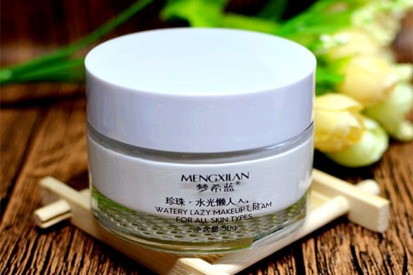 面霜能涂在眼睛周圍嗎 面霜能涂在頸部嗎 面霜能涂在眼睛周圍嗎 面霜能涂在頸部嗎