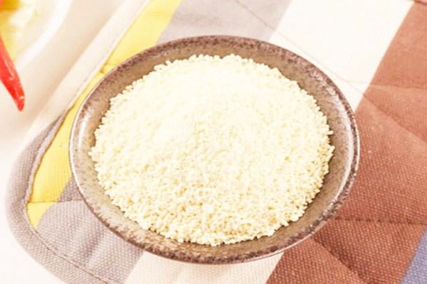 雞精是雞肉做的嗎 雞精是什么做的 雞精是雞肉做的嗎 雞精是什么做的