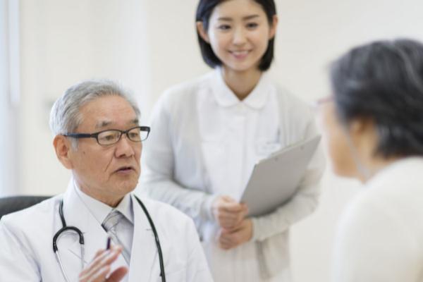 體檢的目的和意義 體檢可以用醫(yī)?？▎?></p><h3>體檢的最佳時(shí)間</h3><p>體檢一般是在周一到周六的上午進(jìn)行，是從八點(diǎn)到十二點(diǎn)，或者從七點(diǎn)半到十一點(diǎn)半。健康體檢在現(xiàn)代生活中越來(lái)越受到重視，體檢常規(guī)的項(xiàng)目包括：1、心電圖的檢查，可以檢查有沒有心肌供血不足的情況，以及有沒有心律失常的情況。2、抽血化驗(yàn)血糖，看看有沒有糖尿病。3、抽血化驗(yàn)?zāi)懝檀肌⒏视腿?，看看有沒有高脂血癥。4、抽血化驗(yàn)肝功能、腎功能，都是比較重要的項(xiàng)目。5、抽血化驗(yàn)血常規(guī)，看看有沒有貧血。6、肝膽胰脾腎的超聲檢查，看看有沒有肝囊腫、膽囊息肉、膽囊結(jié)石、脂肪肝等問(wèn)題。7、中老年朋友可以檢查腫瘤標(biāo)志物。</p>		</div>
<div align=