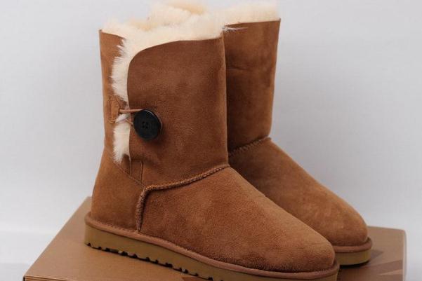 雪地靴有折痕怎么去除 雪地靴有點(diǎn)頂腳怎么辦 雪地靴有折痕怎么去除 雪地靴有點(diǎn)頂腳怎么辦