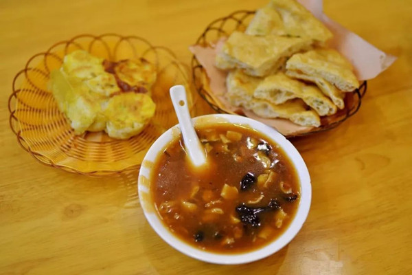 胡辣湯養(yǎng)胃還是傷胃 胡辣湯的功效作用 胡辣湯養(yǎng)胃還是傷胃 胡辣湯的功效作用