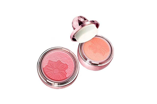 腮紅打重了怎補救 腮紅打多少合適 腮紅打重了怎補救 腮紅打多少合適