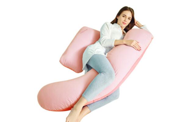 孕婦枕對(duì)腰疼有幫助嗎 孕婦枕對(duì)胎兒有什么好處