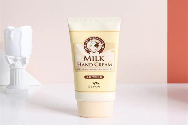 護(hù)手霜有什么成分 護(hù)手霜什么季節(jié)使用 護(hù)手霜有什么成分 護(hù)手霜什么季節(jié)使用