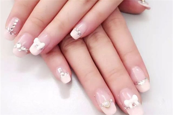 延長(zhǎng)甲要烤多長(zhǎng)時(shí)間 延長(zhǎng)甲要磨指甲嗎 延長(zhǎng)甲要烤多長(zhǎng)時(shí)間 延長(zhǎng)甲要磨指甲嗎