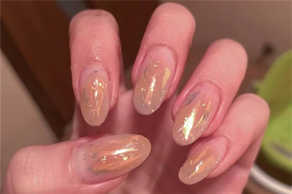 延長甲和甲片哪個更牢固 延長甲是不是甲片 延長甲和甲片哪個更牢固 延長甲是不是甲片