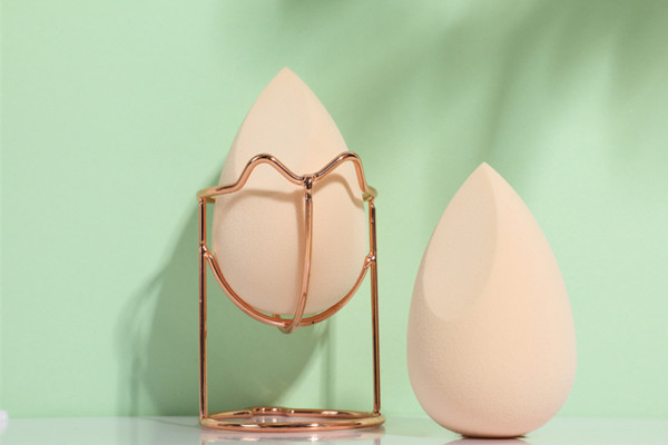 美妝蛋要買(mǎi)貴的嗎 美妝蛋便宜的和貴的有什么區(qū)別