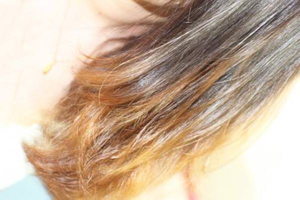 頭發(fā)干枯是怎么回事 頭發(fā)干枯要怎么辦 頭發(fā)干枯是怎么回事 頭發(fā)干枯要怎么辦