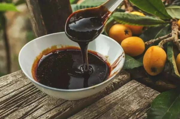 枇杷膏可以沖水喝嗎 枇杷膏為什么不能多喝 枇杷膏可以沖水喝嗎 枇杷膏為什么不能多喝