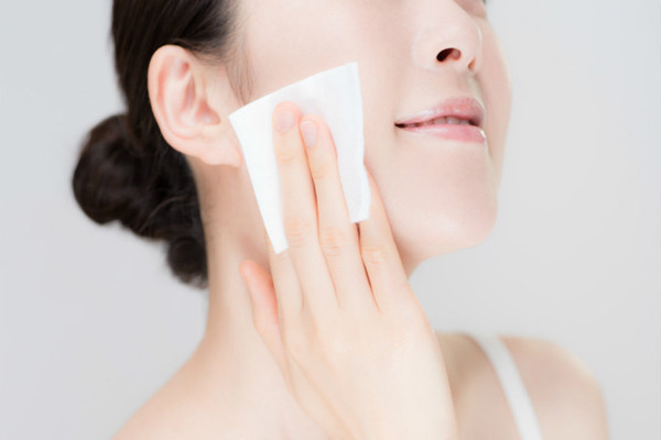 化妝棉可以當面膜貼嗎 化妝棉做面膜要敷多久 化妝棉可以當面膜貼嗎 化妝棉做面膜要敷多久