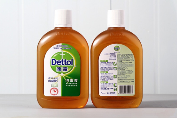 滴露消毒液可以噴在房間里嗎 滴露消毒液可以噴在床墊上嗎 滴露消毒液可以噴在房間里嗎 滴露消毒液可以噴在床墊上嗎