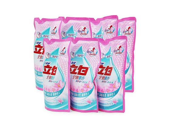 立白洗衣液會(huì)傷手嗎 立白洗衣液會(huì)讓衣服掉色嗎 立白洗衣液會(huì)傷手嗎 立白洗衣液會(huì)讓衣服掉色嗎