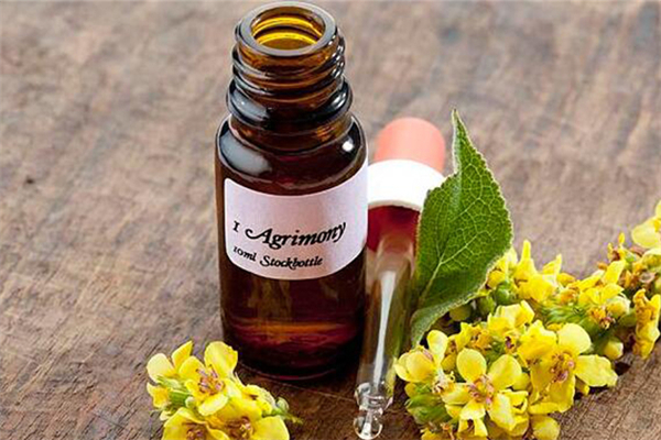 精油可以消除眼袋和細紋嗎 精油對皮膚干燥有用嗎 精油可以消除眼袋和細紋嗎 精油對皮膚干燥有用嗎