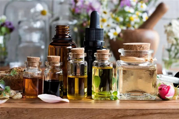 精油護(hù)膚可以每天使用嗎 精油護(hù)膚多久一次 精油護(hù)膚可以每天使用嗎 精油護(hù)膚多久一次