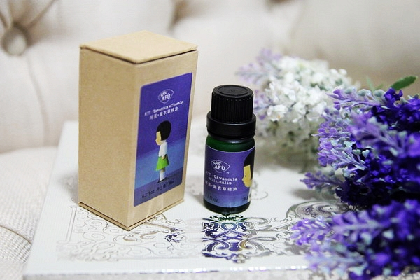 精油可以消除眼袋和細紋嗎 精油對皮膚干燥有用嗎 精油可以消除眼袋和細紋嗎 精油對皮膚干燥有用嗎