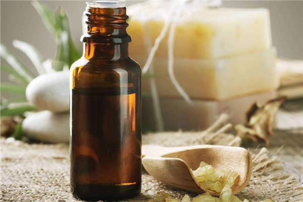 精油過(guò)期了但沒(méi)開封可以用嗎 精油過(guò)期了一個(gè)月還能用嗎