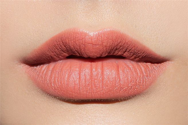 豐唇有什么危害嗎 豐唇會(huì)失敗嗎