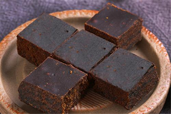 黑糖和紅糖哪個補血效果好 黑糖可以調理月經(jīng)嗎