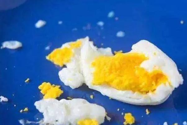 雞蛋可以微波爐加熱嗎 雞蛋用微波爐加熱為什么會爆炸 雞蛋可以微波爐加熱嗎 雞蛋用微波爐加熱為什么會爆炸