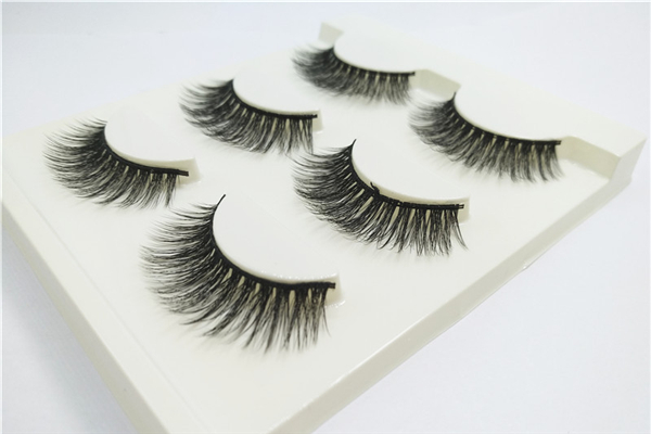 假睫毛能維持多長時(shí)間 假睫毛可以貼著睡覺嗎