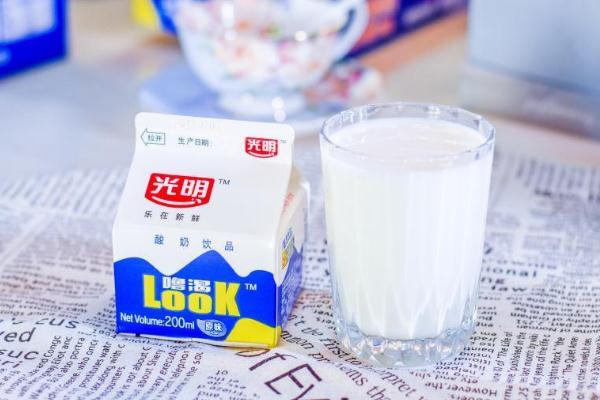 光明酸奶會不會發(fā)胖 光明酸奶對胃好嗎 光明酸奶會不會發(fā)胖 光明酸奶對胃好嗎
