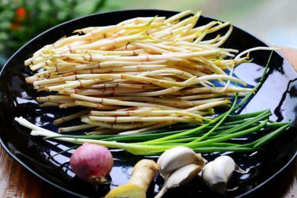 魚腥草是哪里的特產(chǎn) 魚腥草是不是折耳根 魚腥草是哪里的特產(chǎn) 魚腥草是不是折耳根