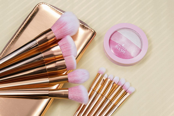 化妝刷一定要買(mǎi)嗎 化妝用的刷子有哪些