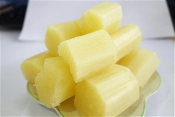 甘蔗含維生素c多嗎 甘蔗含有什么營(yíng)養(yǎng)成分 甘蔗含維生素c多嗎 甘蔗含有什么營(yíng)養(yǎng)成分