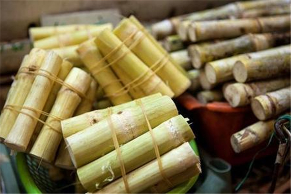 甘蔗有紅斑點還能吃嗎 甘蔗把發(fā)紅的地方切了還能吃嗎 甘蔗有紅斑點還能吃嗎 甘蔗把發(fā)紅的地方切了還能吃嗎