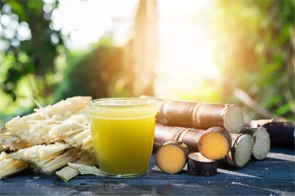 甘蔗有紅斑點還能吃嗎 甘蔗把發(fā)紅的地方切了還能吃嗎 甘蔗有紅斑點還能吃嗎 甘蔗把發(fā)紅的地方切了還能吃嗎