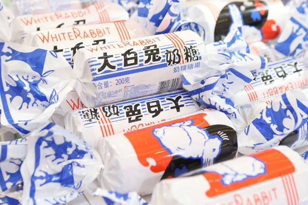 大白兔奶糖對身體的危害 為什么現(xiàn)在的大白兔奶糖變硬了不甜了 大白兔奶糖對身體的危害 為什么現(xiàn)在的大白兔奶糖變硬了不甜了