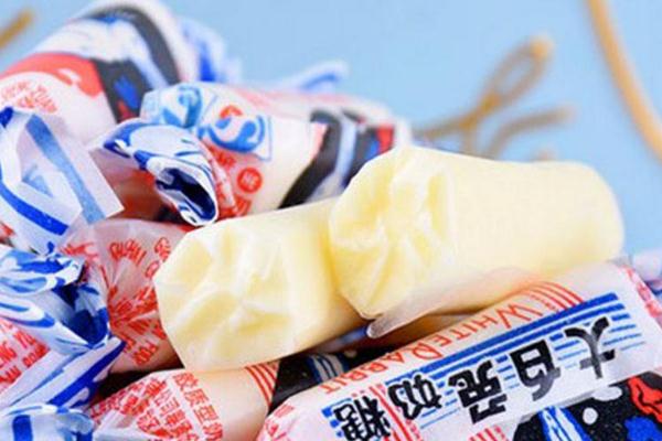 大白兔奶糖對身體的危害 為什么現(xiàn)在的大白兔奶糖變硬了不甜了 大白兔奶糖對身體的危害 為什么現(xiàn)在的大白兔奶糖變硬了不甜了