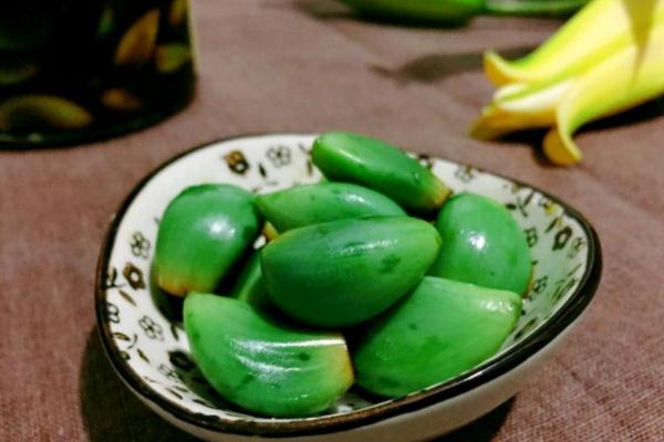 臘八蒜的熱量 臘八蒜的湯可以再用嗎 臘八蒜的熱量 臘八蒜的湯可以再用嗎