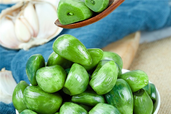 臘八蒜用老蒜還是新蒜 臘八蒜用什么醋比較好 臘八蒜用老蒜還是新蒜 臘八蒜用什么醋比較好