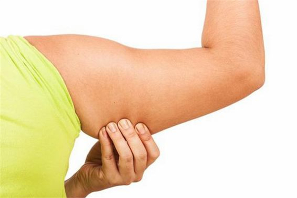 拜拜肉里面的顆粒是脂肪嗎 拜拜肉跟年紀(jì)有關(guān)么 拜拜肉里面的顆粒是脂肪嗎 拜拜肉跟年紀(jì)有關(guān)么