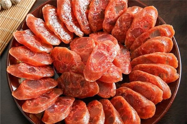 臘腸有點酸怎么回事 臘腸發(fā)酸還能吃嗎