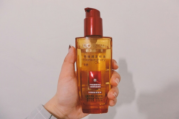 歐萊雅護(hù)發(fā)精油可以跟護(hù)發(fā)素一起用嗎 歐萊雅護(hù)發(fā)精油可以抹頭皮嗎 歐萊雅護(hù)發(fā)精油可以跟護(hù)發(fā)素一起用嗎 歐萊雅護(hù)發(fā)精油可以抹頭皮嗎