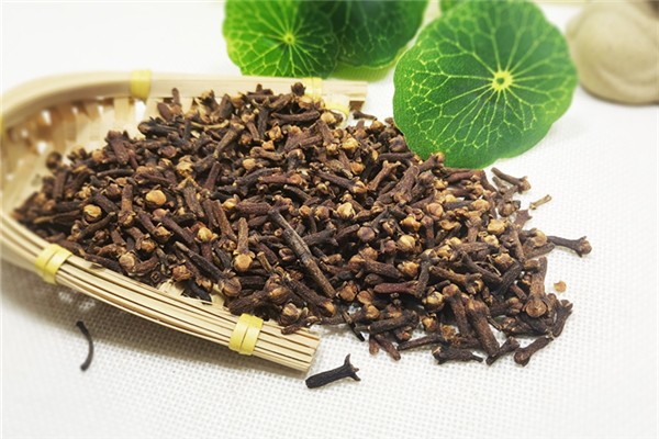 丁香放多了會怎么樣 丁香放湯里有什么作用 丁香放多了會怎么樣 丁香放湯里有什么作用