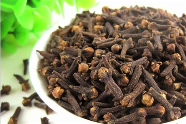 丁香泡水可以天天喝嗎 丁香泡水喝的功效 丁香泡水可以天天喝嗎 丁香泡水喝的功效